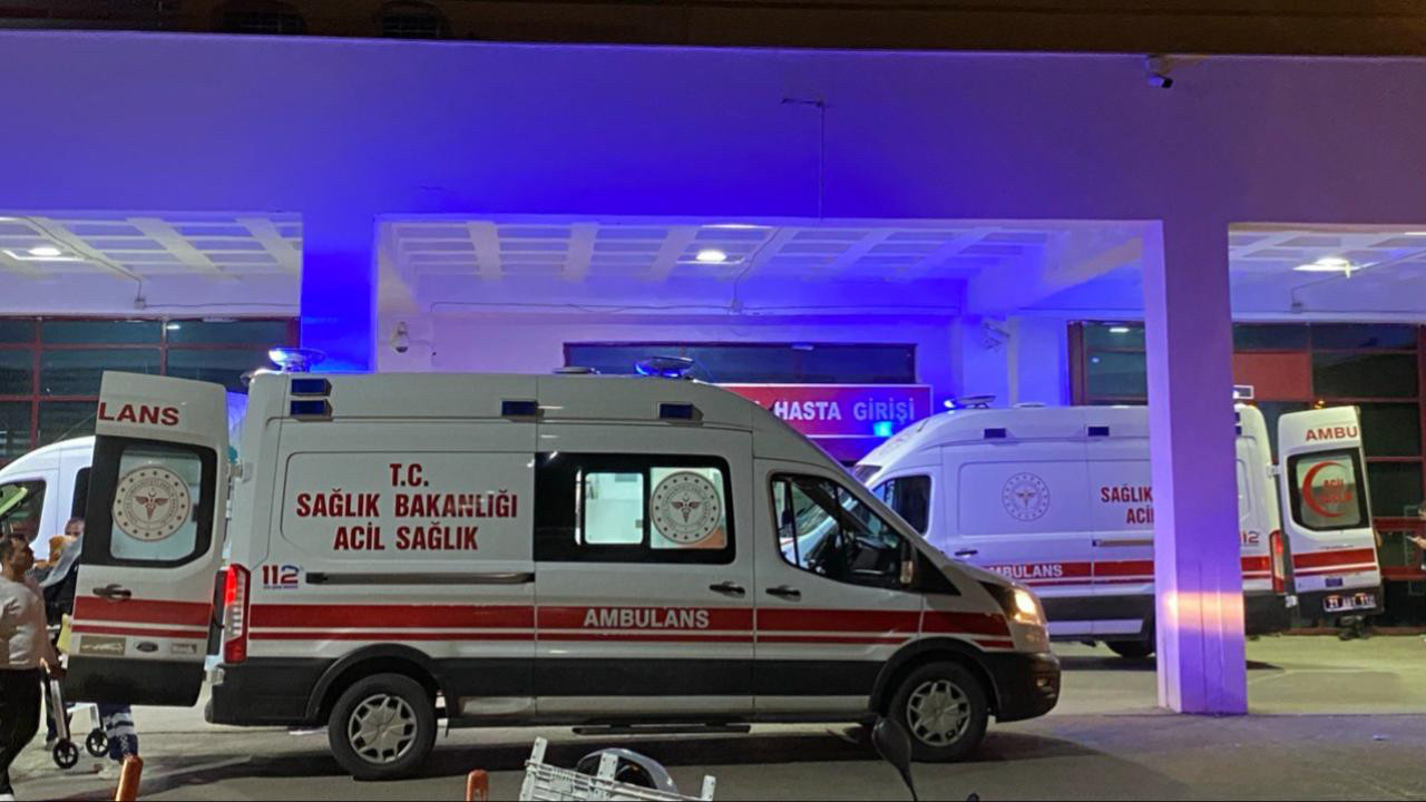 Otoparkta silahlar patladı: Yoldan geçen kadın kurşunların hedefi oldu!