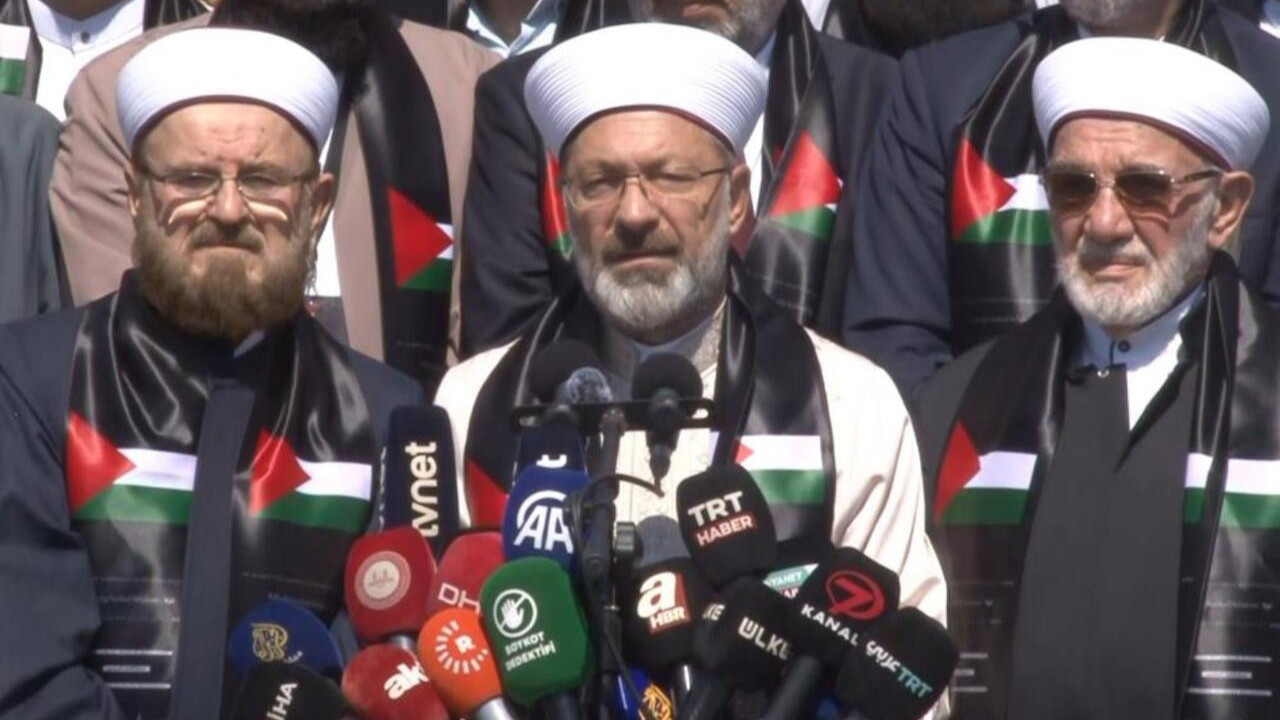 Ali Erbaş'tan İsrail'e karşı boykot çağrısı: "İşgalci siyonistlerin malları kullanılmamalı"