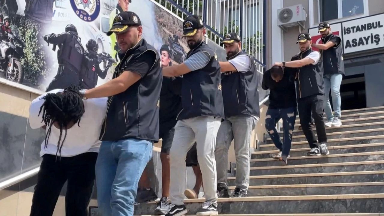 İstanbul’da sahte e-posta ile 300 bin dolarlık vurgun: 5 Nijeryalı tutuklandı