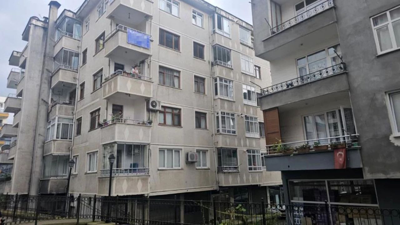 Babasının kucağından düşen 10 günlük bebek yaşamını yitirdi