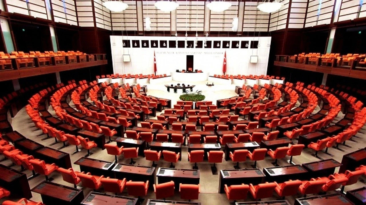 Türkiye’nin ilk yapay zeka yasası TBMM’de