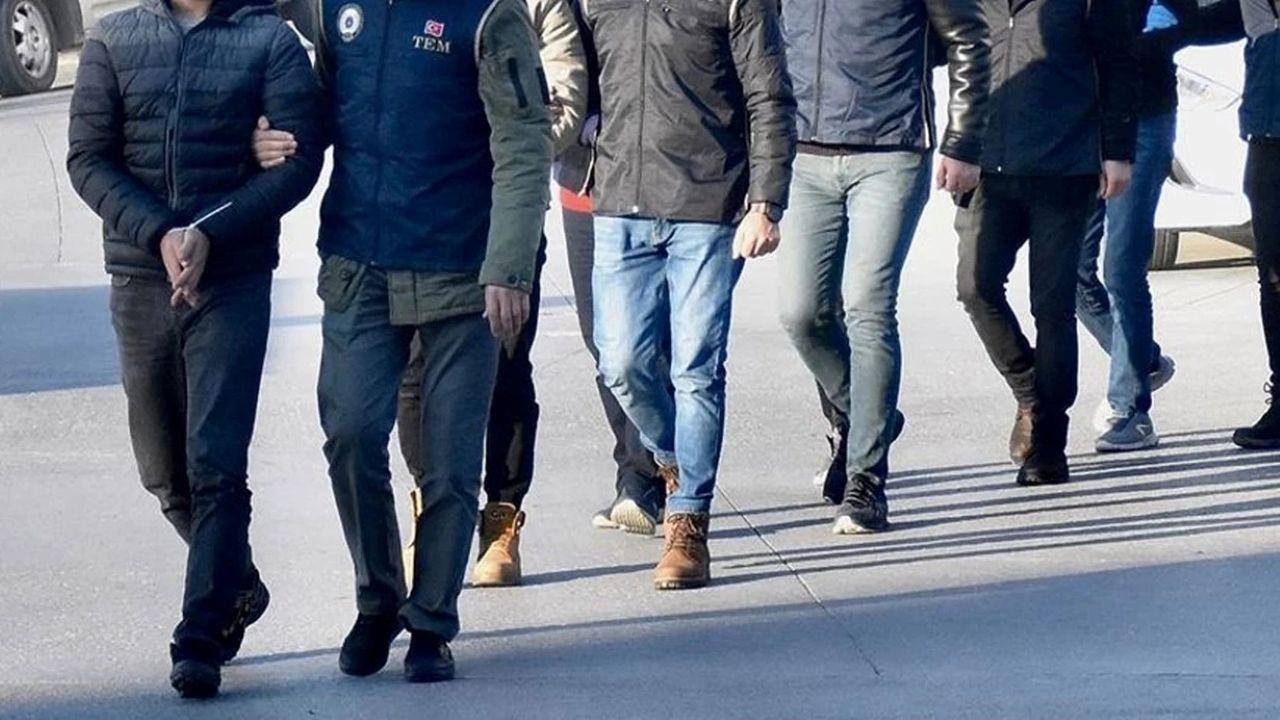 21 ilde FETÖ operasyonu! 25 kişi tutuklandı