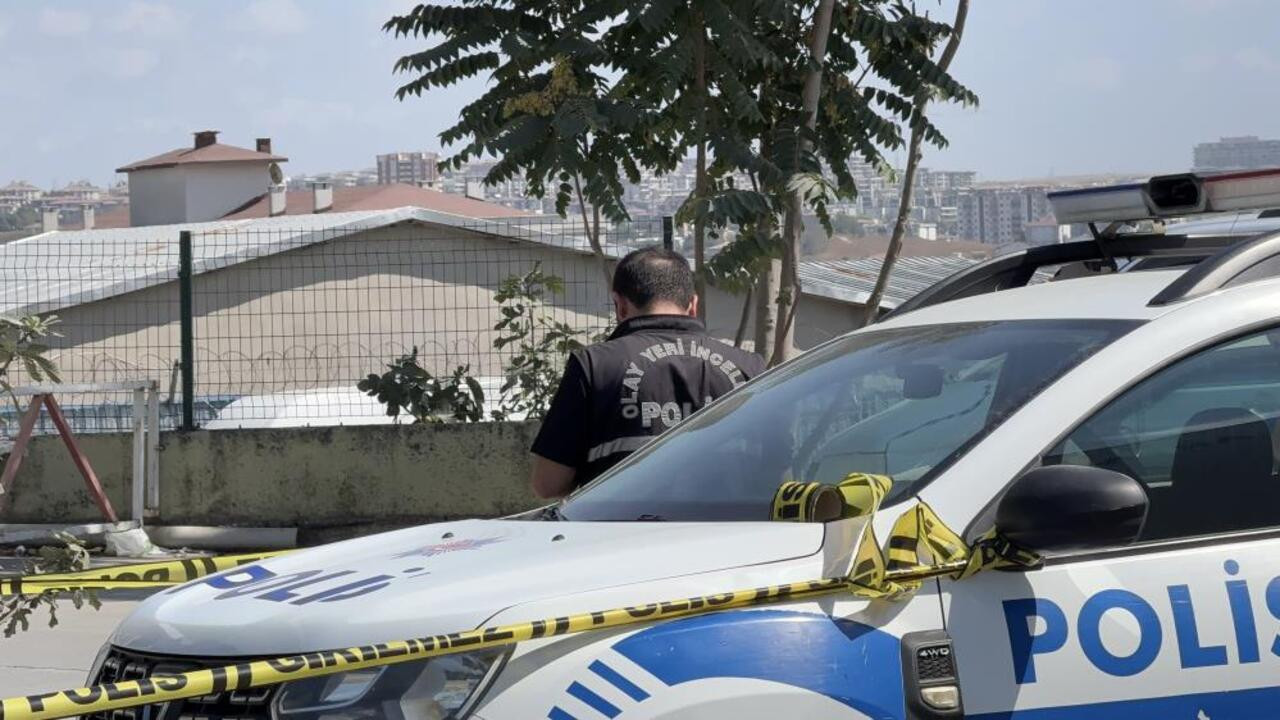 Arnavutköy’de kanlı pusu: Eski eşinin sevgilisi olduğu iddia edilen kuzenine kurşun yağdırdı