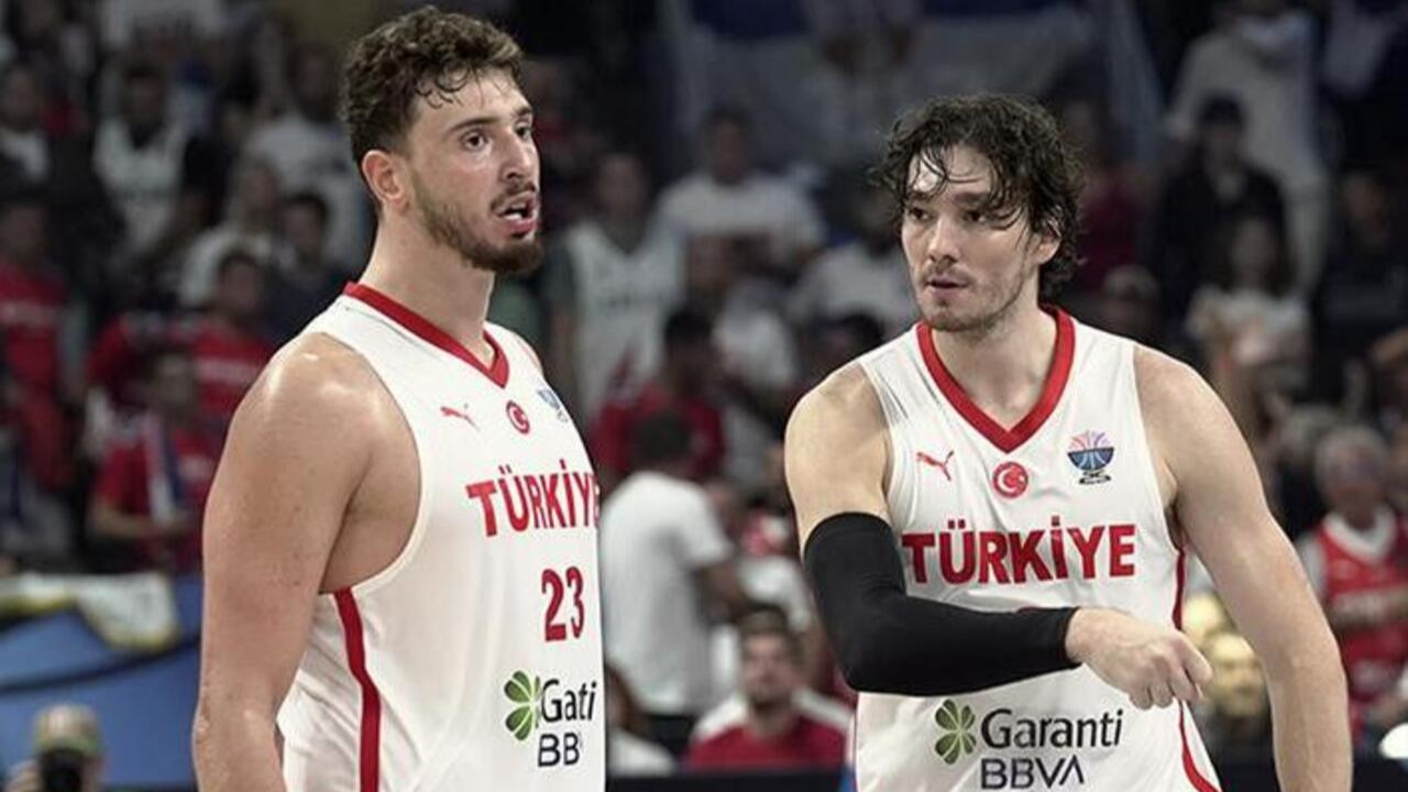 CANLI İZLE: 12 Dev Adam Çeyrek final yolunda: Türkiye – İsveç EuroBasket maçı başladı!