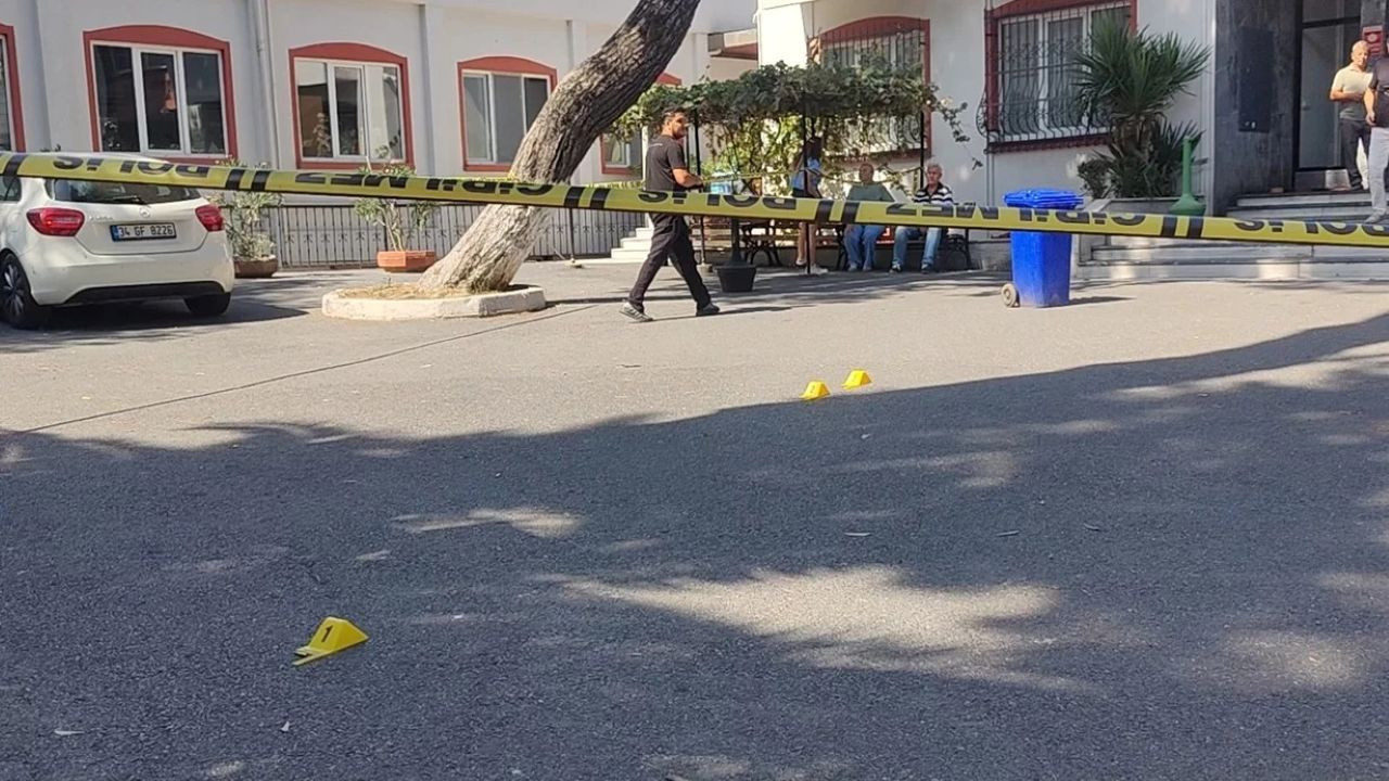 Motosikletli saldırganlar hastane bahçesinde ateş açtı: 1 yaralı