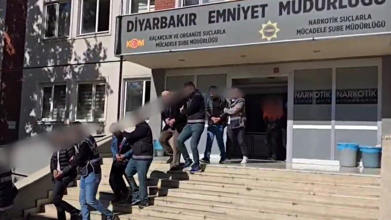 Diyarbakır’da uyuşturucuya darbe! 269 kilo esrar ele geçirildi, 34 gözaltı