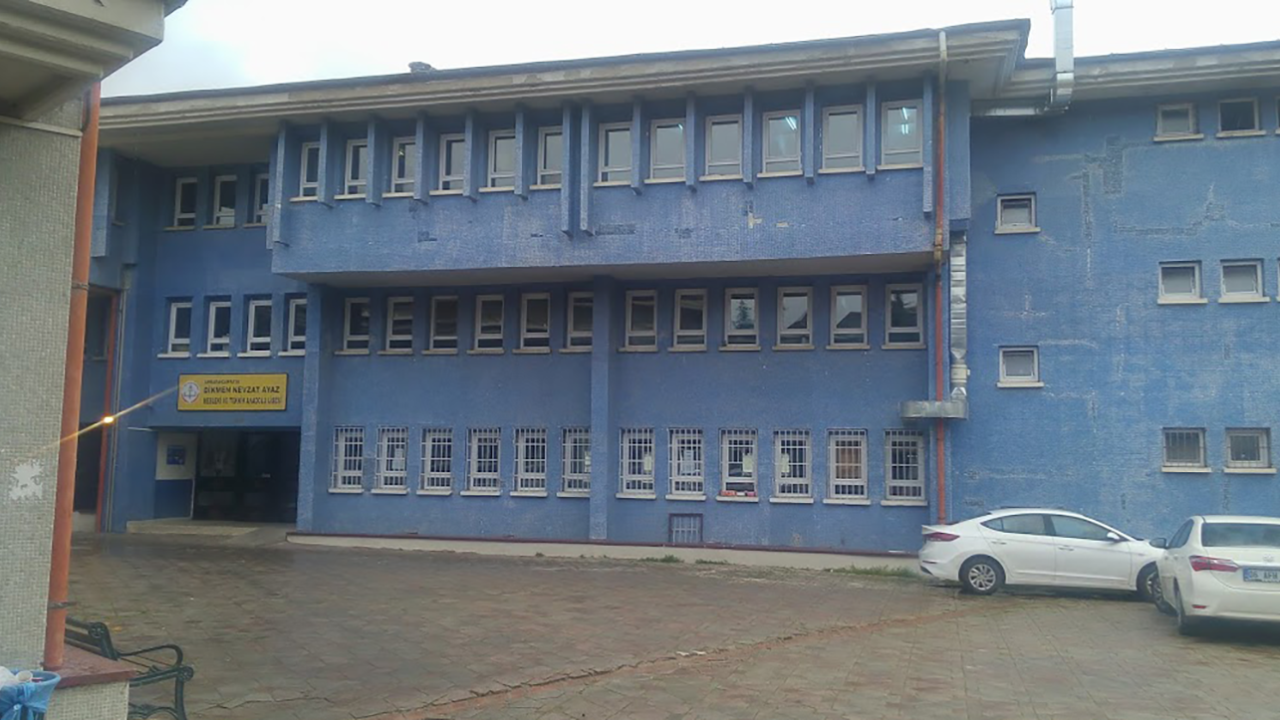 Vatan Partisi mahkemeye başvurmuştu: Nevzat Ayaz Lisesi’ndeki kız ortaokulu duyurusu siteden kaldırıldı