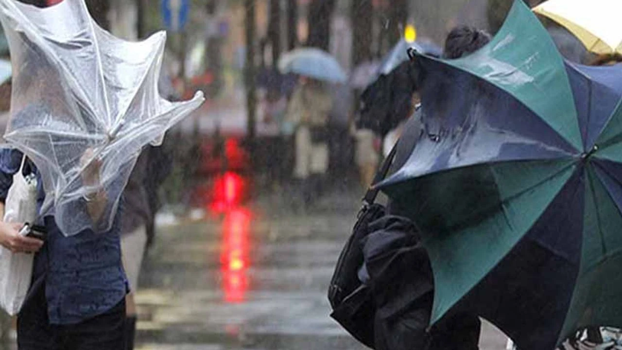Meteoroloji bölge müdürlüğünden şiddetli rüzgar uyarısı: Çatı uçması ve ulaşımda aksama riski