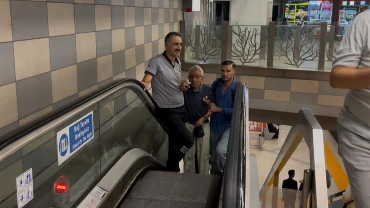 Bursa metrosunda dehşet: Çocukların çarptığı yaşlı adam raylara düştü