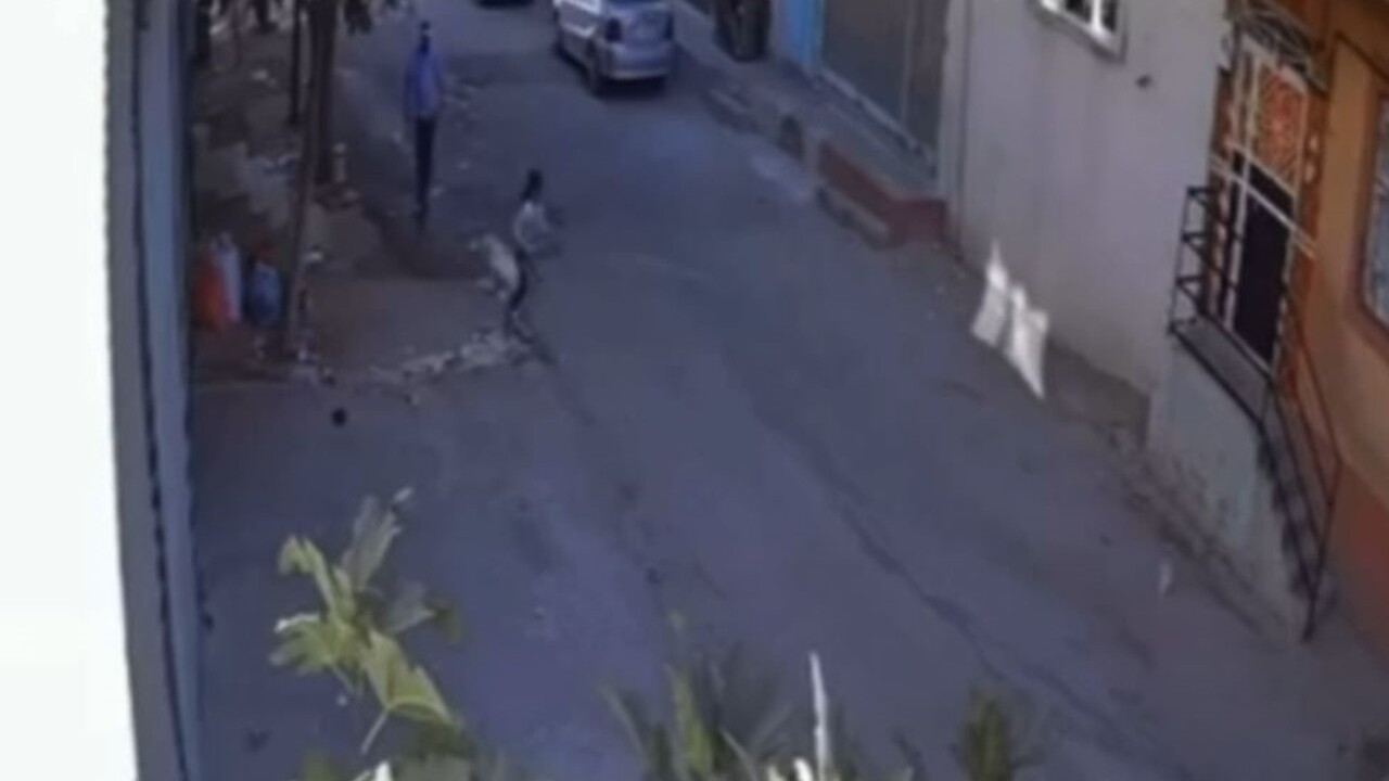 Gaziantep’te dehşet! Güpegündüz çocuk kaçırma girişimi mahalleliyi ayağa kaldırdı