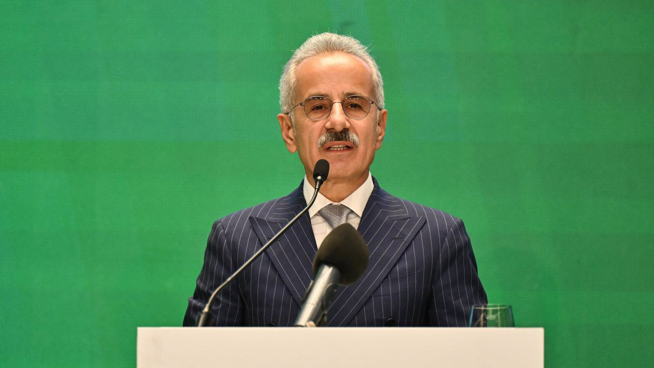 Bakan Uraloğlu "Ulaşan ve Erişen Türkiye 2025 AR-GE Proje Fikir Yarışması Ödül Töreni"nde konuştu