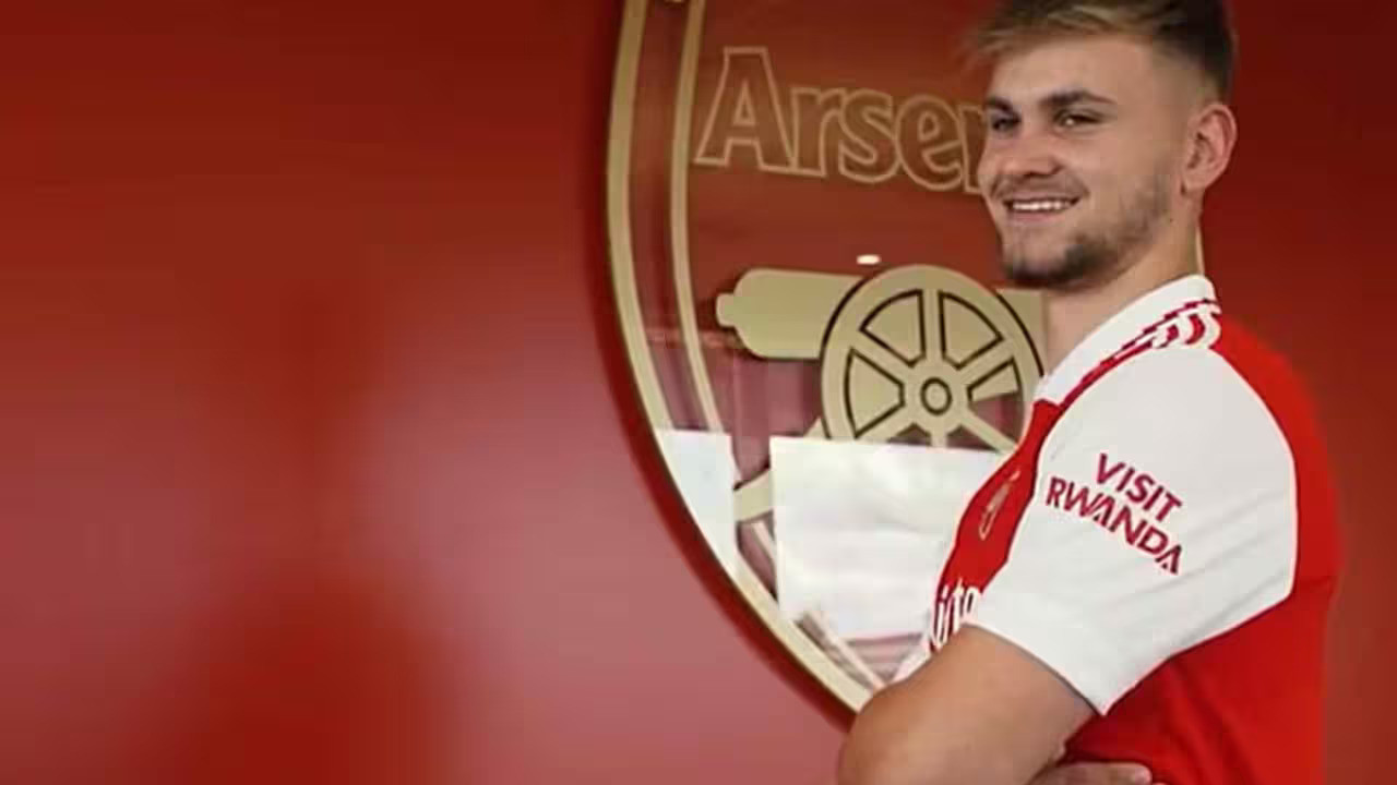 Maç sırasında kafasına darbe aldı: Eski Arsenal futbolcusu hayatını kaybetti