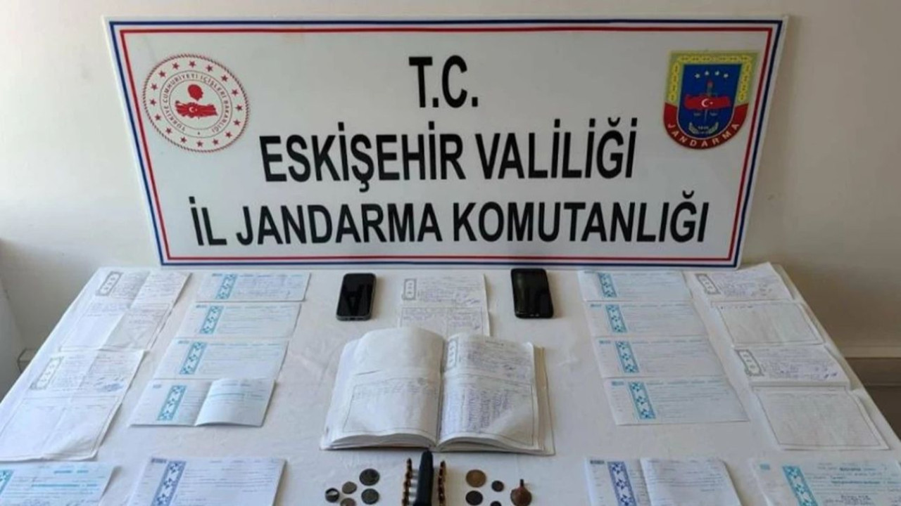 Sivrihisar’da tefecilik çetesi çökertildi: Senetler ve Roma sikkeleri ele geçirildi