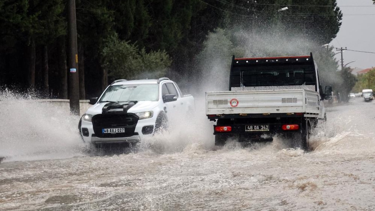 Muğla’da şiddetli yağış: Fethiye ve Seydikemer’e rekor yağış düştü