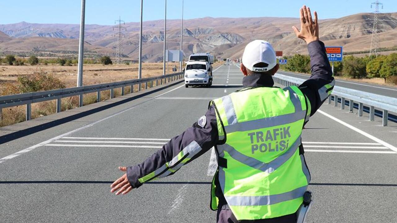 Yeni cezalar cep yakacak! Trafik kurallarını ihlal edenler ne kadar ödeyecek?