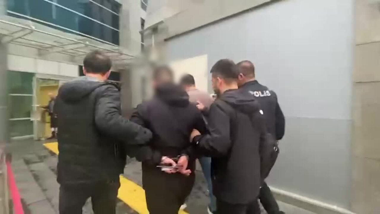 Müvekkillerini kandırıp milyonları topladı! Sahte evrakla vurgun yapan avukat suçüstü yakalandı