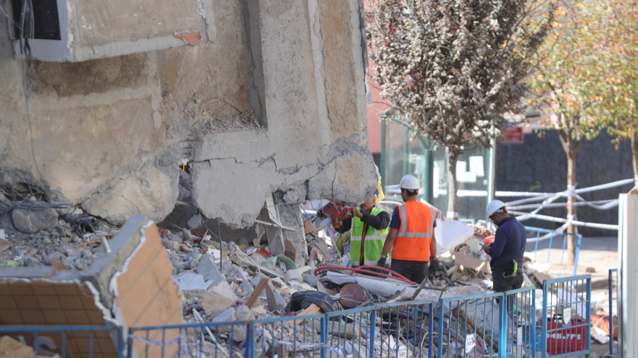 Gebze'deki apartmanda arama bitti, 'neden çöktü' sorusu başladı! 4 kişinin öldüğü enkazda bilirkişi heyeti incelemede!