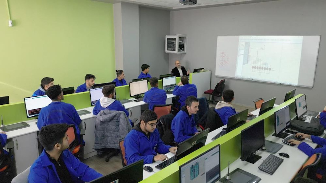 YÖK Başkanı Özvar’dan staj süresi açıklaması! Hiçbir sanayici 20 gün için yatırım yapmak istemiyor