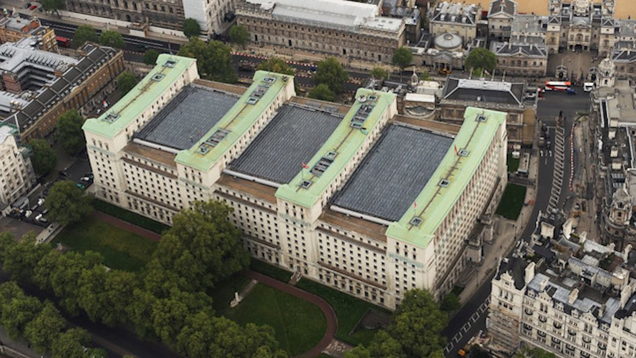 İngiltere Savunma Bakanlığı hesaplarında milyarlarca sterlinlik açıklanamayan hata tespit edildi