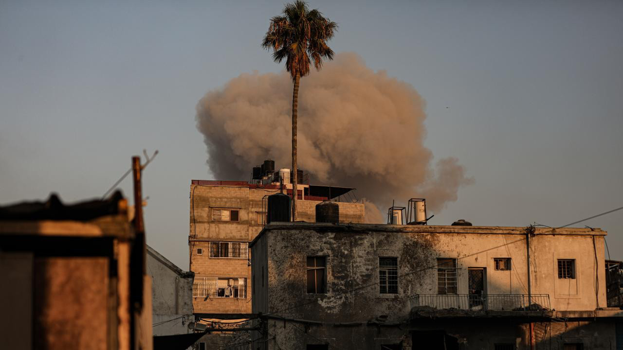 İsrail'in Gazze'de düzenlediği saldırıda 1'i çocuk, 2 Filistinli hayatını kaybetti