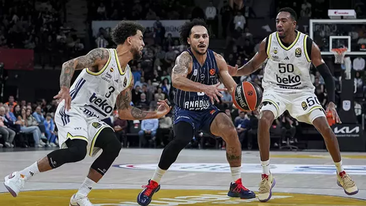 Anadolu Efes’te Fenerbahçe Beko maçı öncesi 4 isim yok