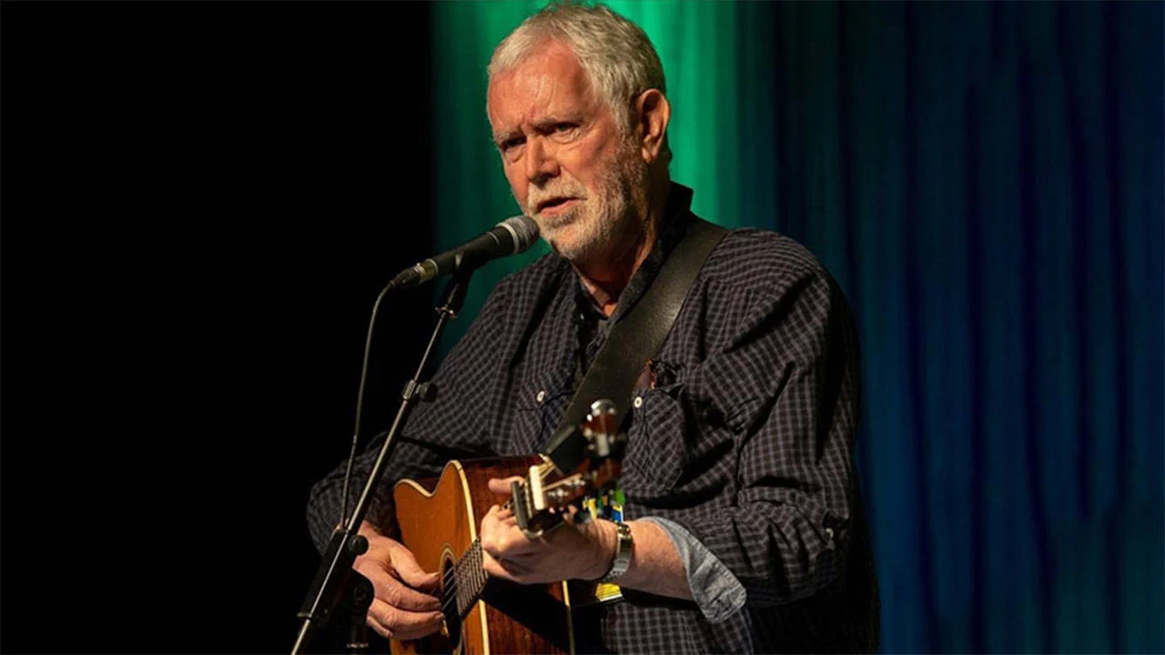 Kupalar teker teker dönüyor: Eurovision birincisi Charlie McGettigan, ödülünü iade ediyor