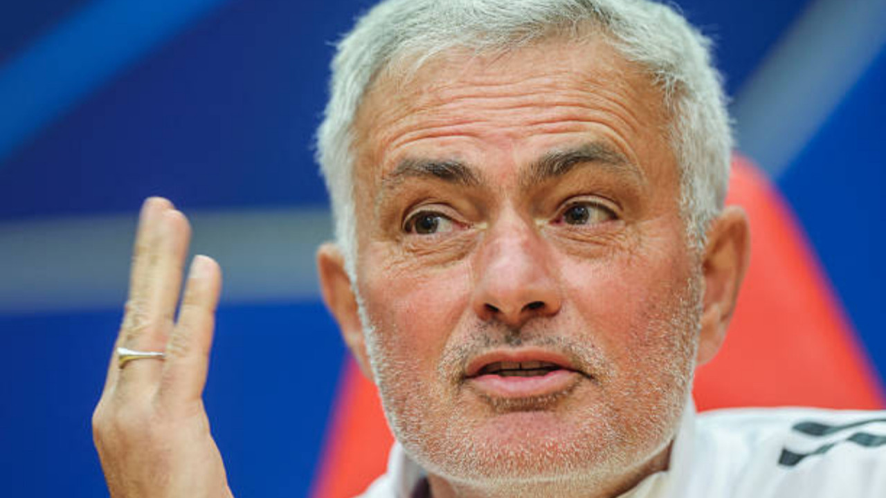 Mourinho yıllar sonra itiraf etti: Saçlarımı beyazlatan o futbolcuydu!