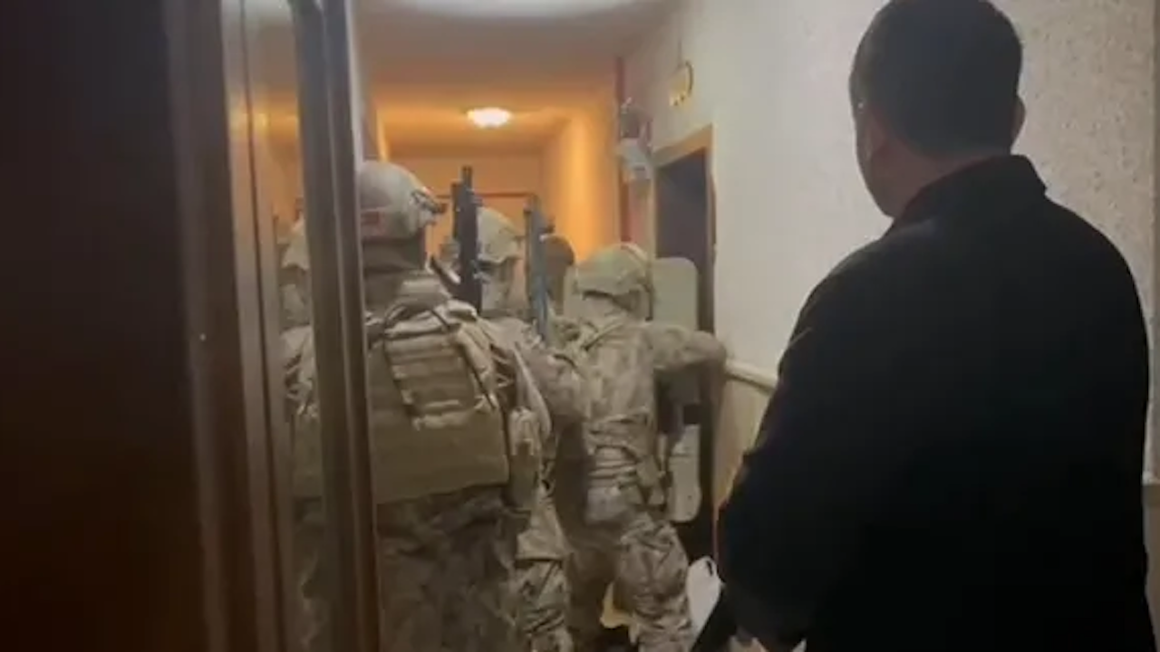 Ankara’da özel tim destekli baskın: 16 şüpheli yakalandı