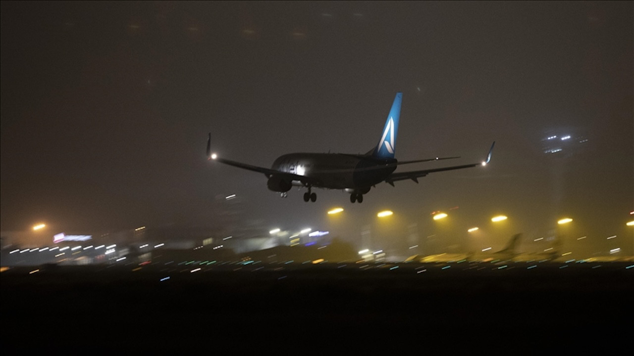 Ulaşımda kar engeli: AJet 42 seferi iptal etti