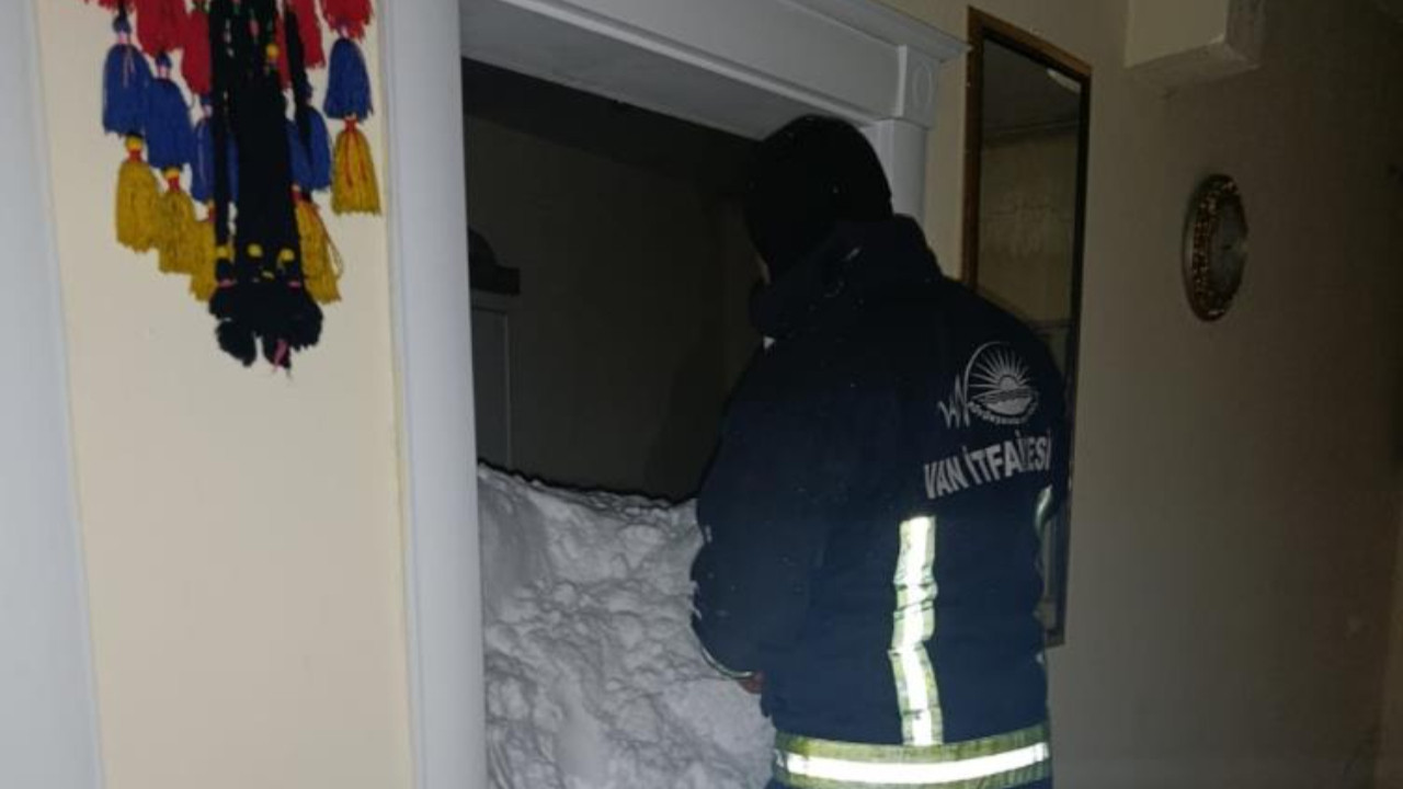 Van'da çığ düştü: 1 kişi kayıp, 22 ev boşaltıldı