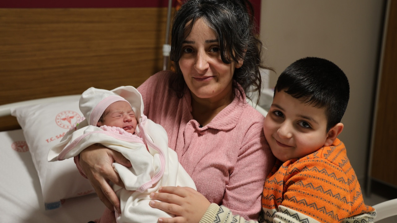 Yeni yılın ilk dakikalarında 4 bebek dünyaya geldi