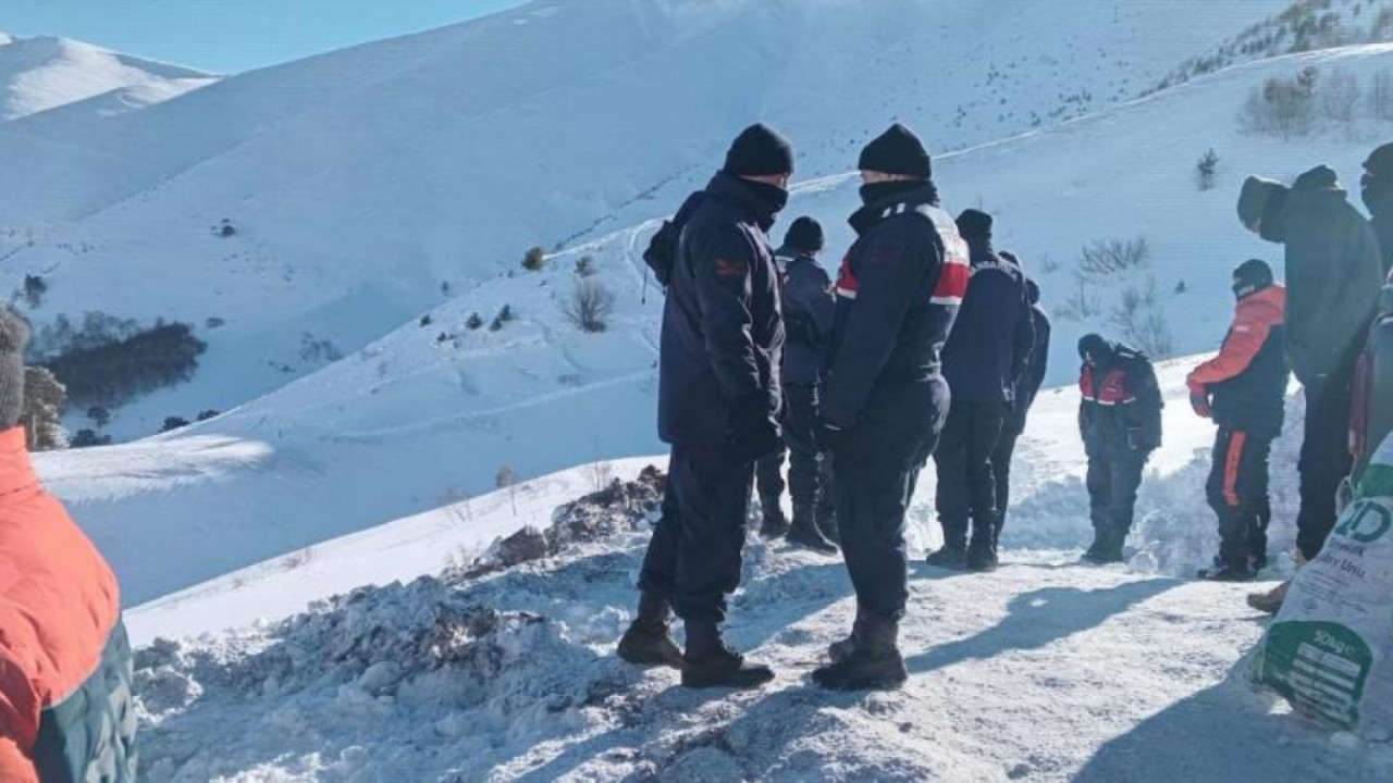 Çığ faciasında üçüncü gün: Kayıp çobanı arama çalışmaları sürüyor