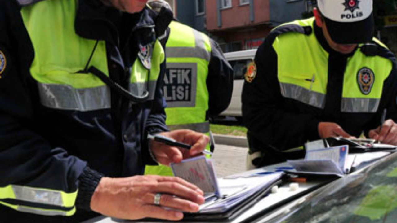 Yeni Trafik Kanunu Meclis'te: Hız sınırı, makas ve telefon kullanmanın bedeli ağırlaşıyor
