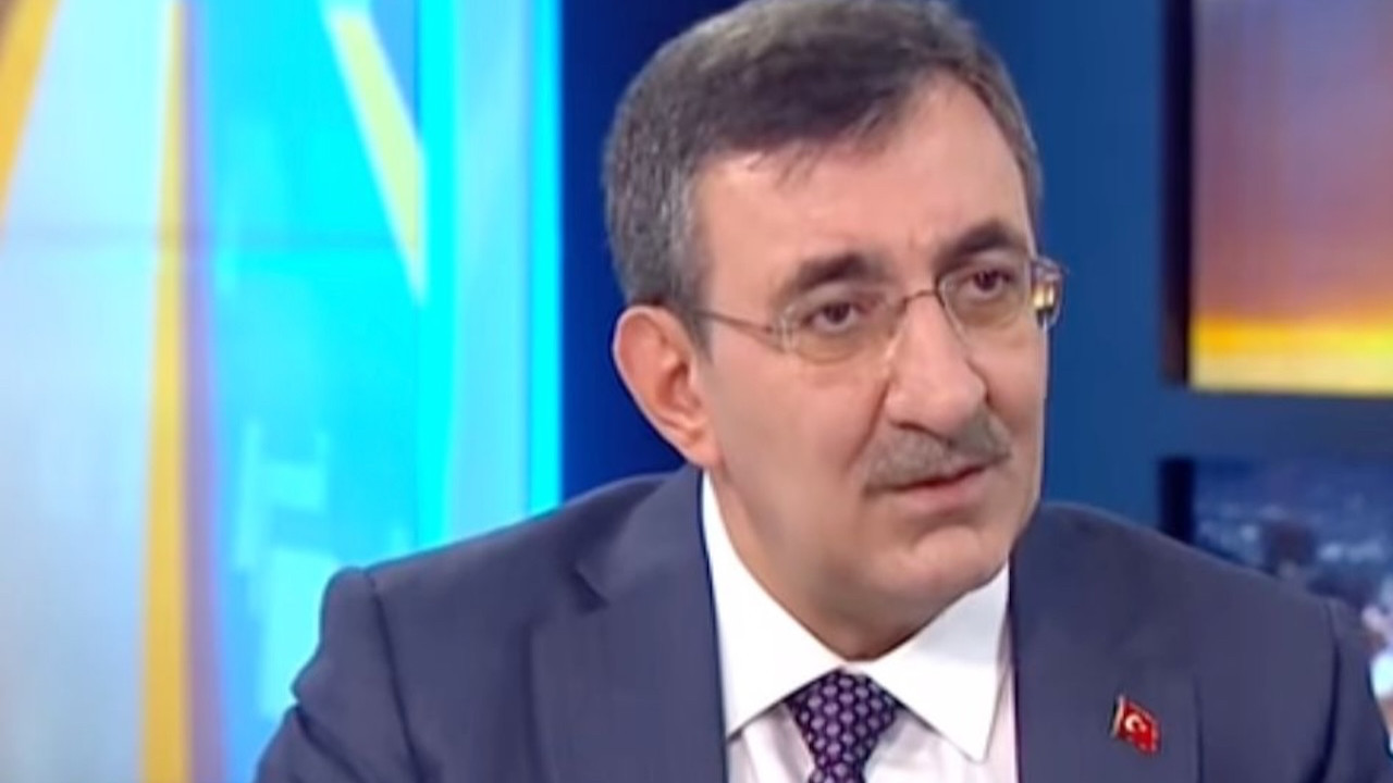 Cumhurbaşkanı Yardımcısı’ndan canlı yayında  en düşük emekli aylığına düzenleme mesajı