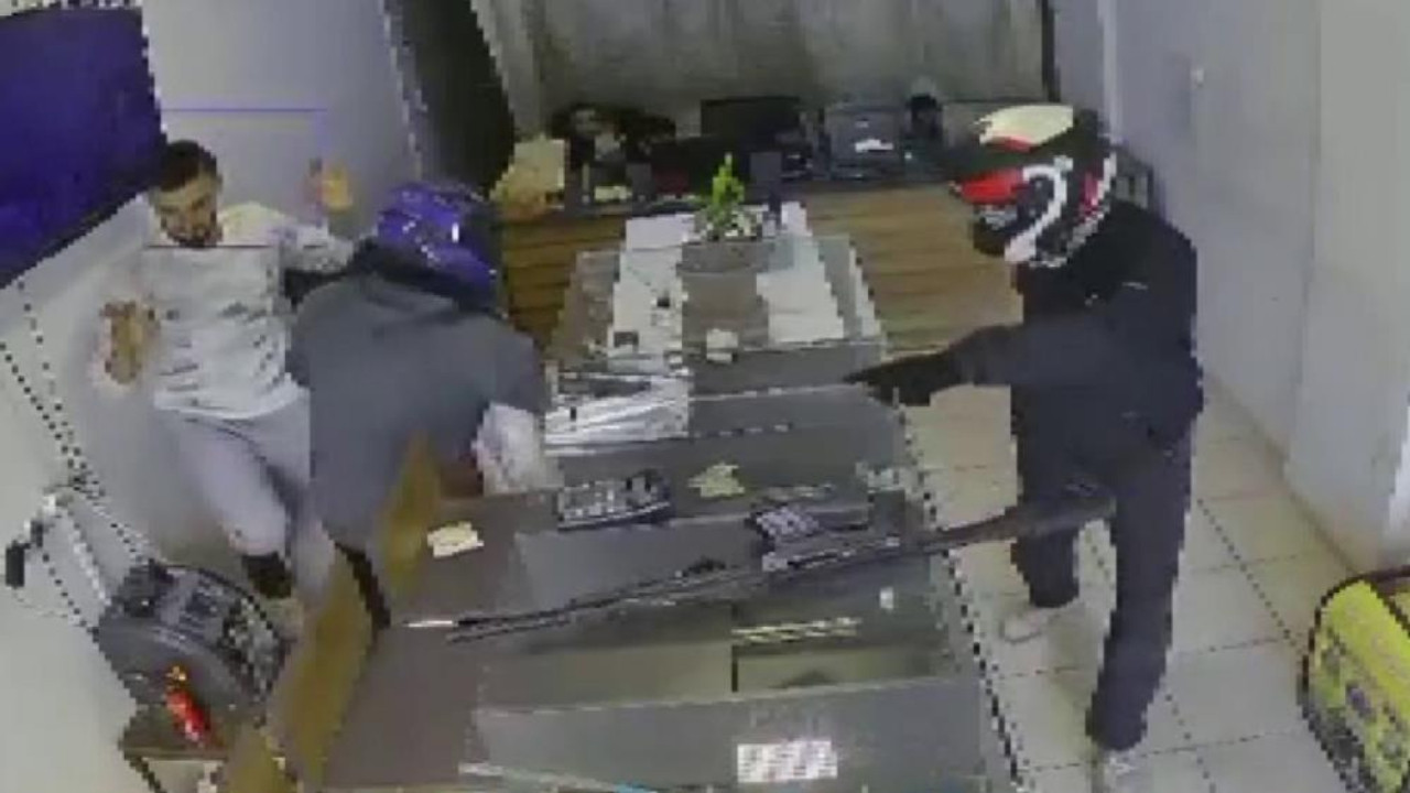 Hatay'da kuyumcu soygunu: 3 dakikada 24 milyonluk vurgun yaptılar