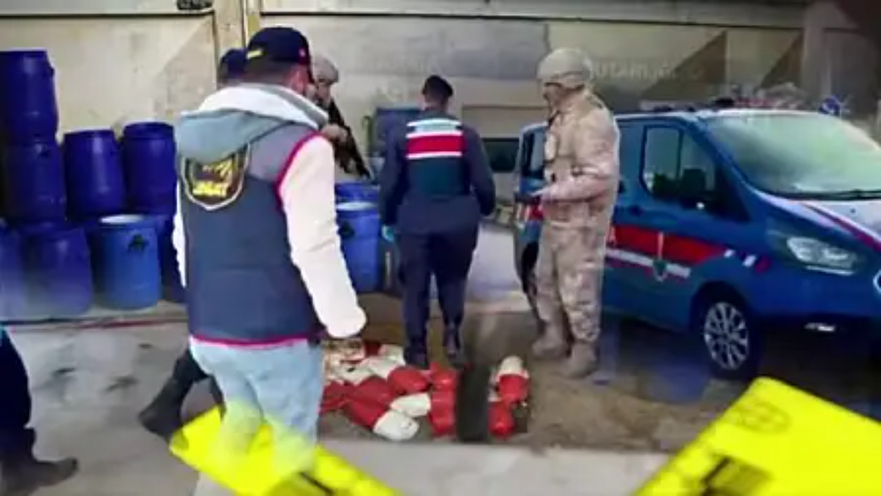 İçişleri Bakanı açıkladı: İzmir'de 1.6 ton uyuşturucu ham maddesi ele geçirildi