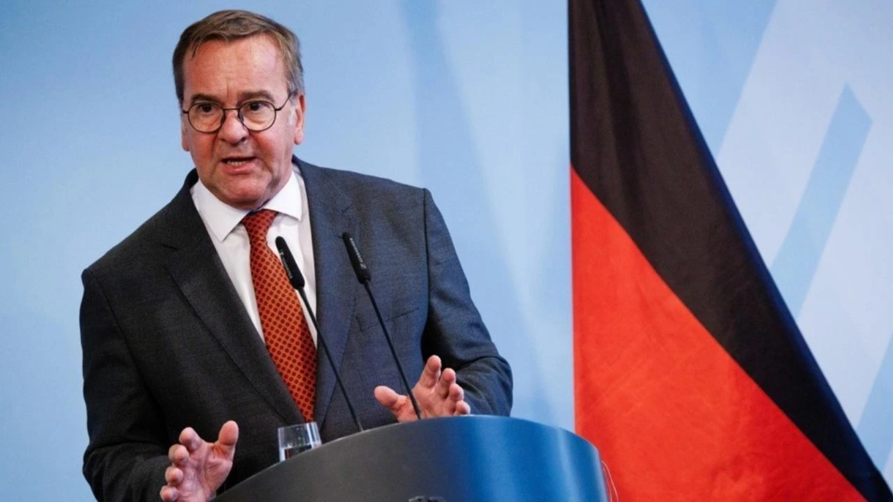 Almanya Savunma Bakanından Grönland açıklaması