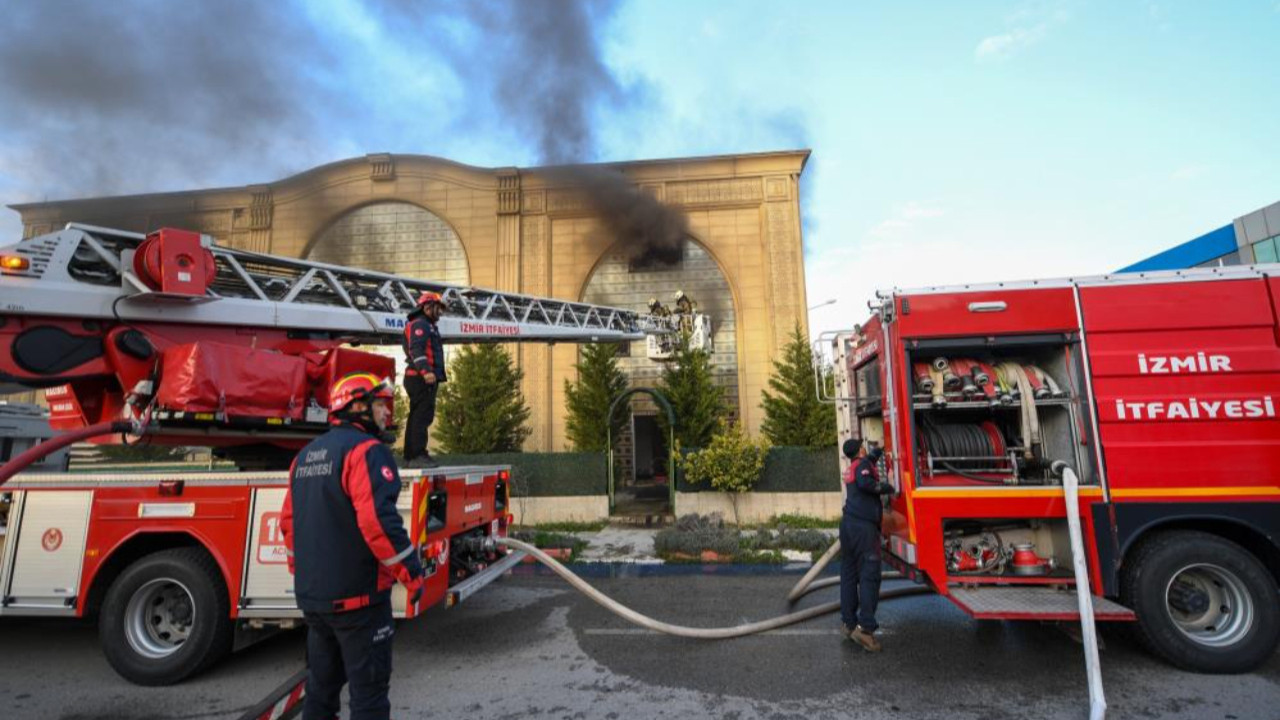 Facianın eşiğinden dönüldü! Yalıtım fabrikası alevlere teslim oldu, işte son durum