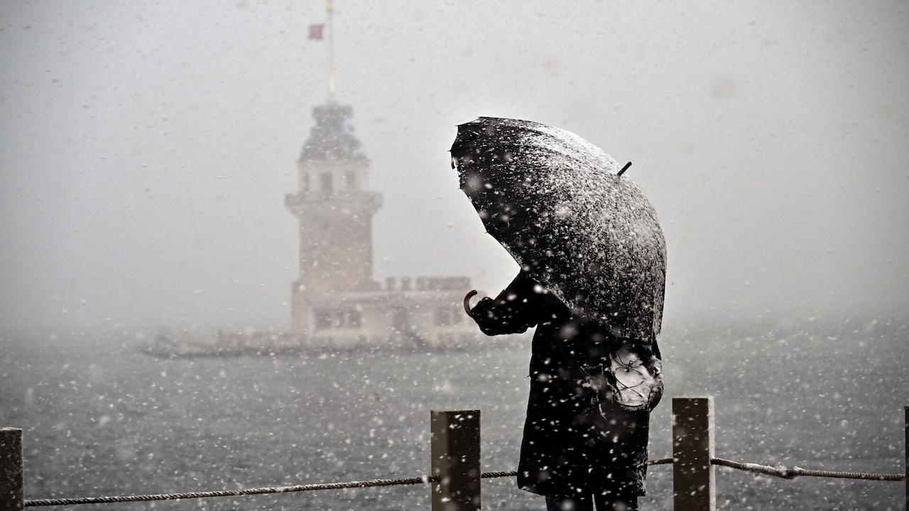 İstanbul'a kar ne zaman yağacak? Valilik tarih verdi: Kar ve fırtına uyarısı!