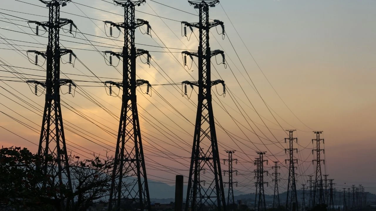 Yarın elektrik kesintisi 9 saat sürecek: Kesinti programı açıklandı