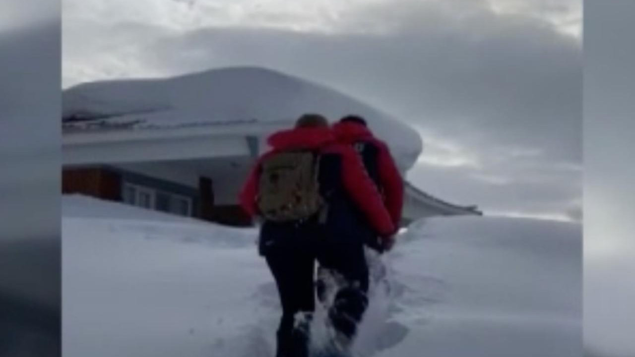 AFAD 4 saat karda yürüyerek aileye ulaştı: "Mahsuruz" ihbarı asılsız çıktı
