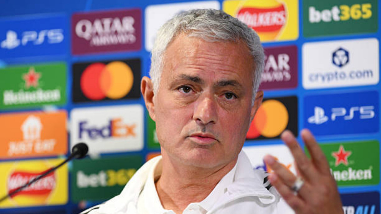 Eski fenerbahçeliden Mourinho'ya zehir zemberek sözler: 'Karakter, şampiyonluklardan daha önemlidir'