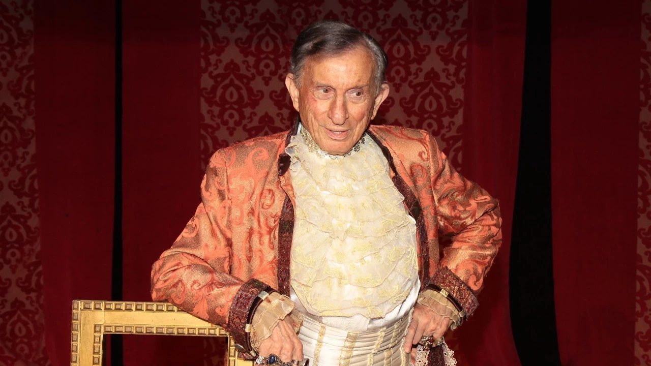 Türk tiyatrosunun duayen ismi Haldun Dormen hayatını kaybetti