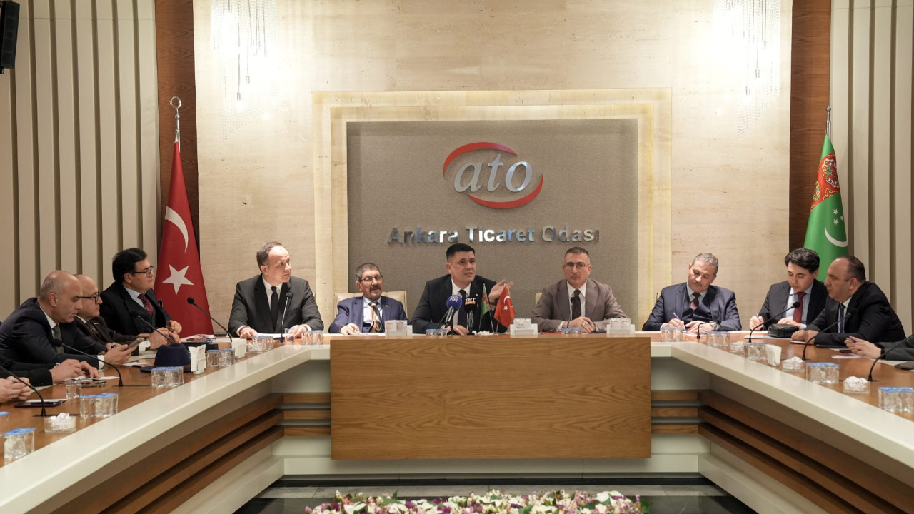 Ankara'da Türkiye-Türkmenistan ekonomi zirvesi: Hedef 5 milyar dolarlık ticaret