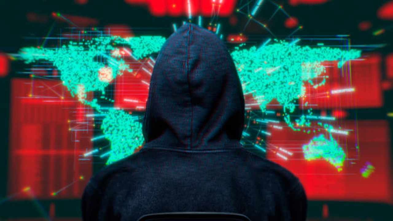 Hesaplarında milyarlarca lira dönüyordu... 17 ilde siber vurgun operasyonu