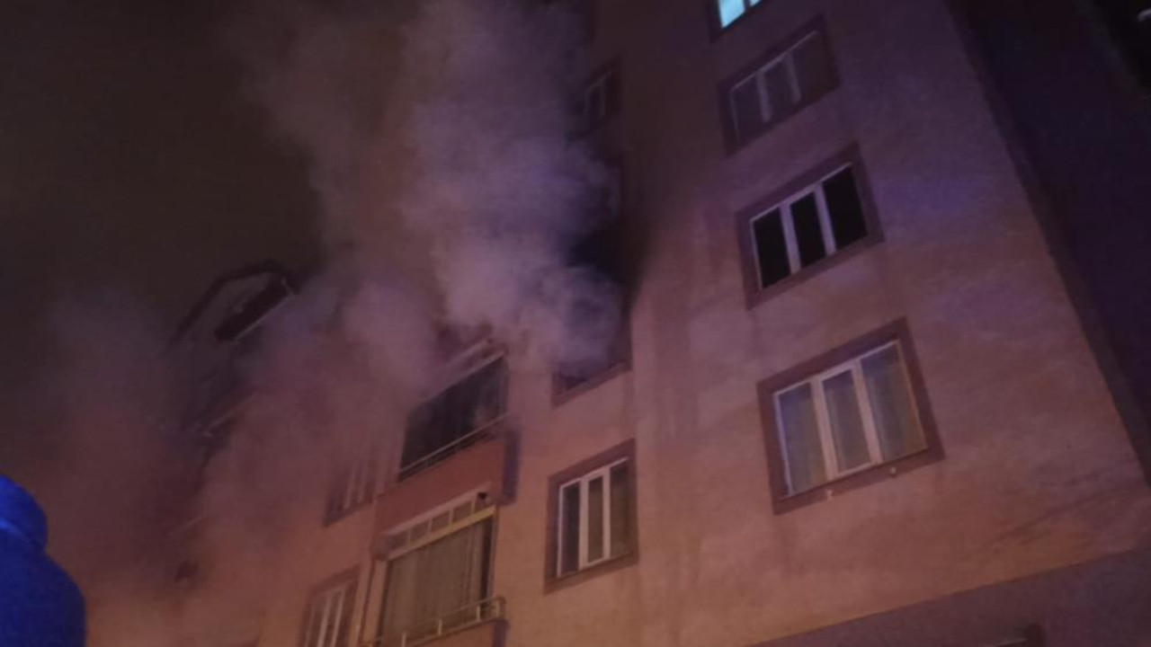 Konya'da apartman yangını: Çocuk odasında yangın çıktı, 3 kişi hastanelik oldu
