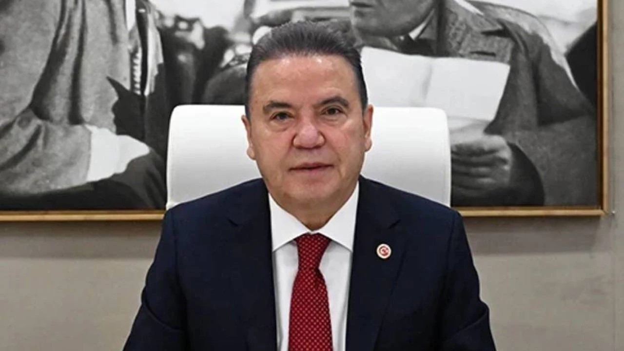 Muhittin Böcek yeniden hastaneye kaldırıldı