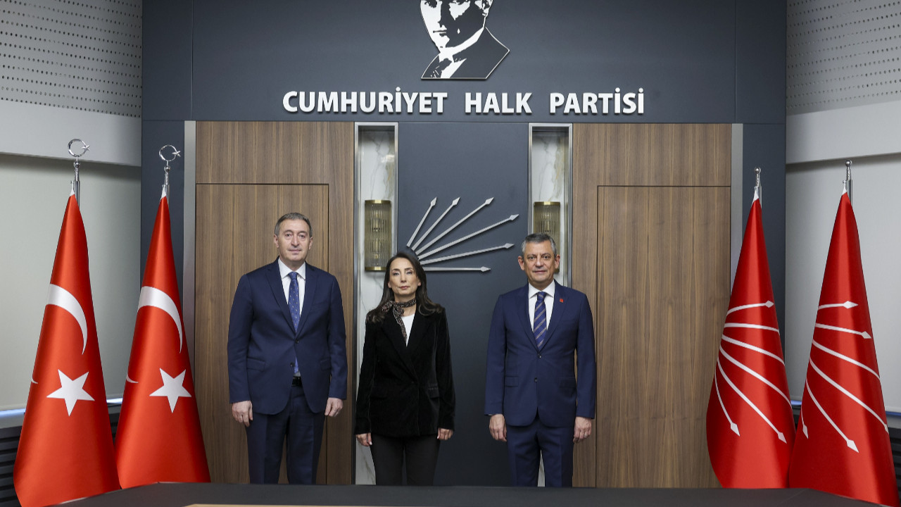 CHP Genel Başkanı Özel, DEM Parti heyeti ile görüş…