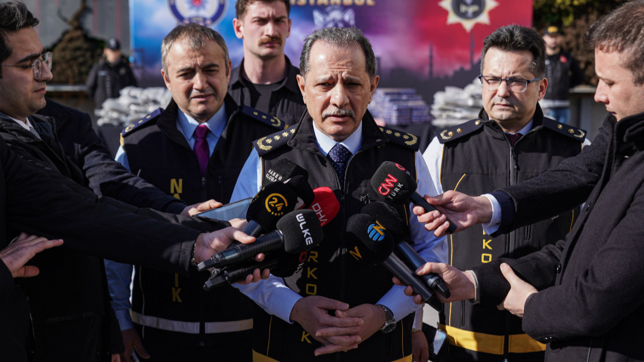 İstanbul'da zehir tacirlerine büyük darbe: Milyonlarca hap ve tonlarca madde ele geçirildi