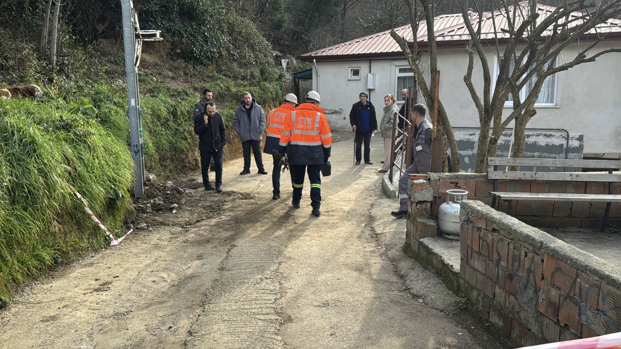 Zonguldak’ta acil tahliye! Bahçesinde ve odasında metan gazı belirlenen iki katlı ev boşaltıldı